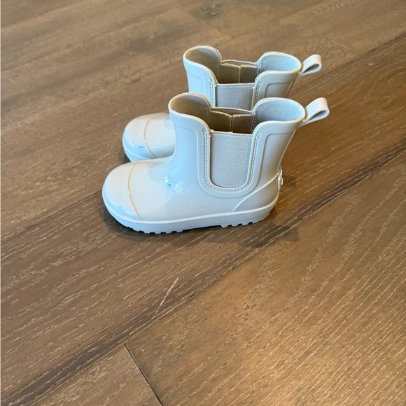 Taupe Gloss toddler rain boots - Picture 2 of 6